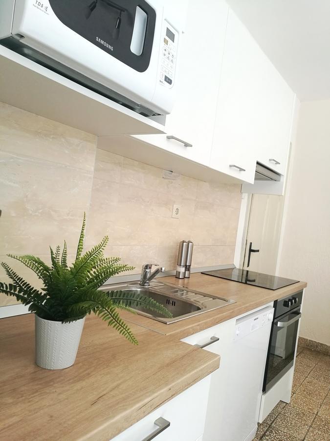 Authentic Dalmatian House Apartamento Kaštela Exterior foto